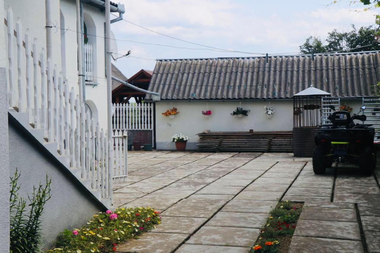 Садиба Анна - Термальні Води Косино Zapson Esterno foto